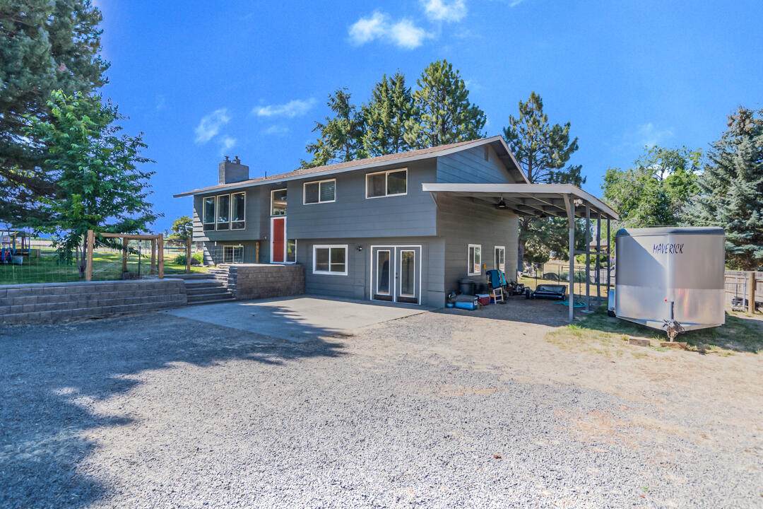 743 West Hills - Photo 1