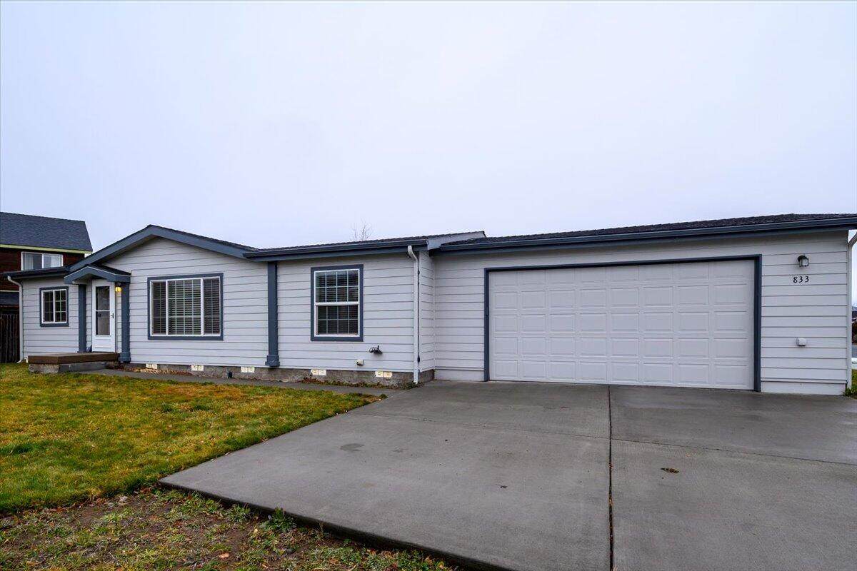 833 Shoshone Drive - Photo 1