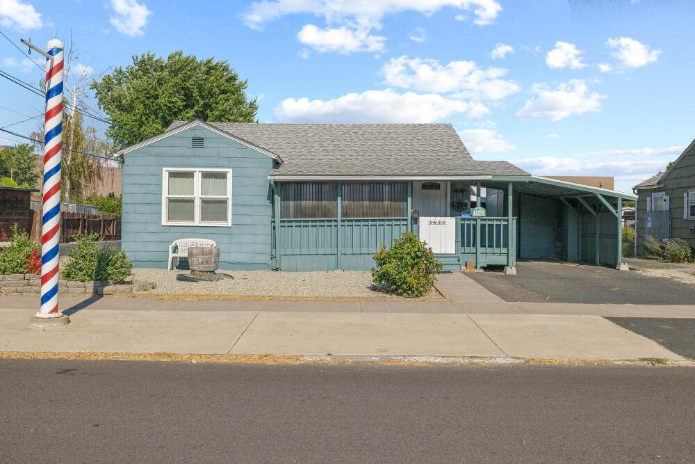 1633 Division Street - Photo 1