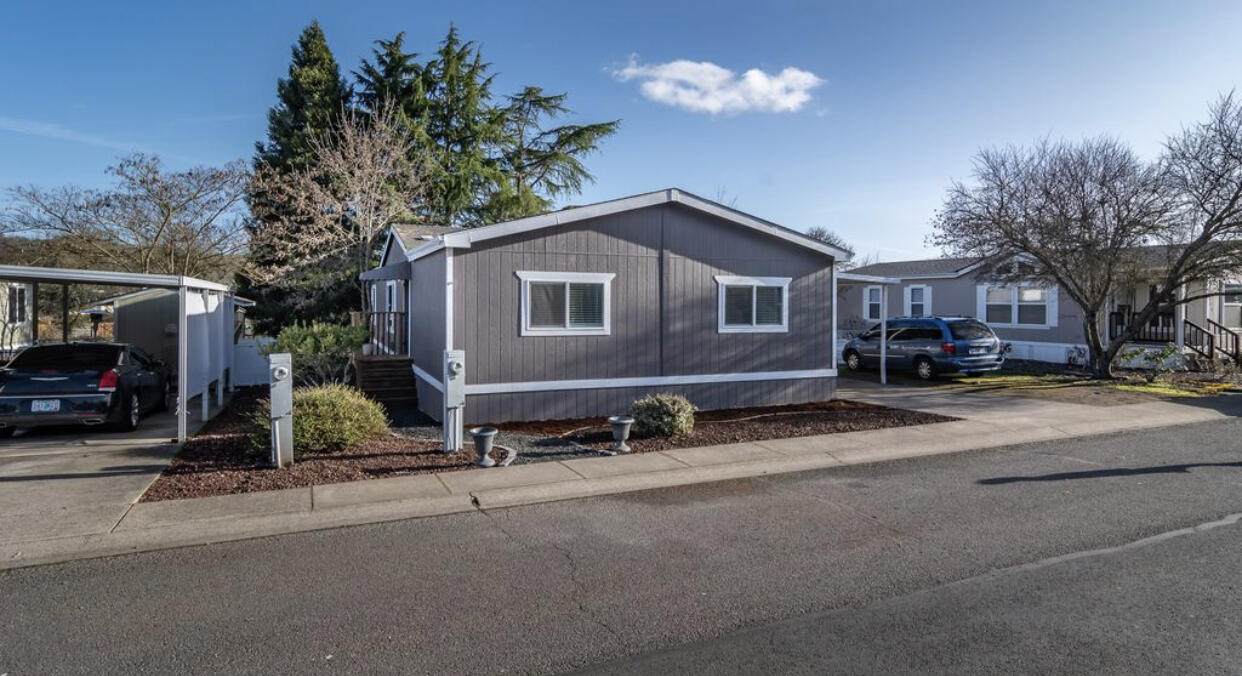 134 Owyhee Lane - Photo 1