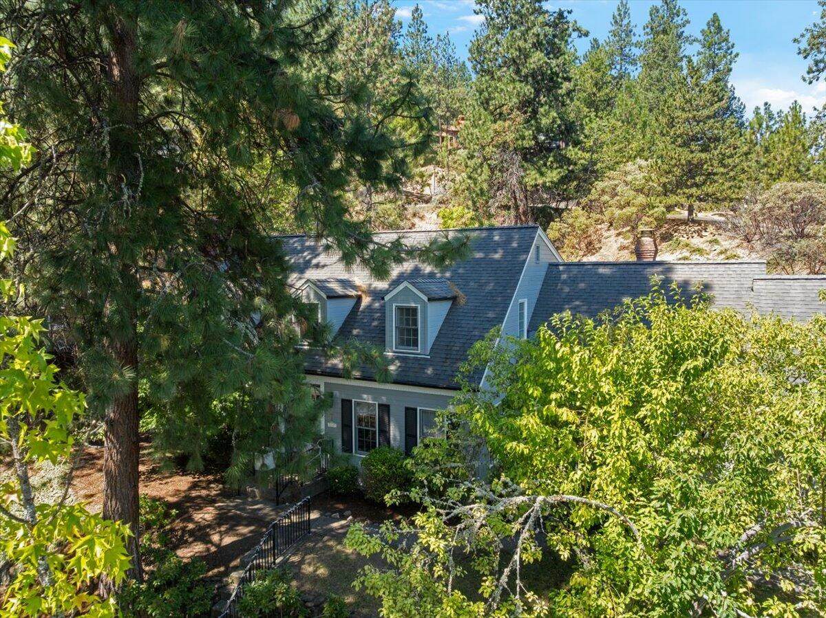 769 Lisa Lane - Photo 1