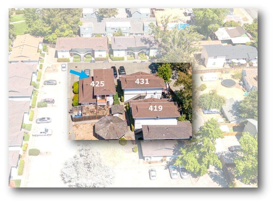 425 Silverwood Place - Photo 1