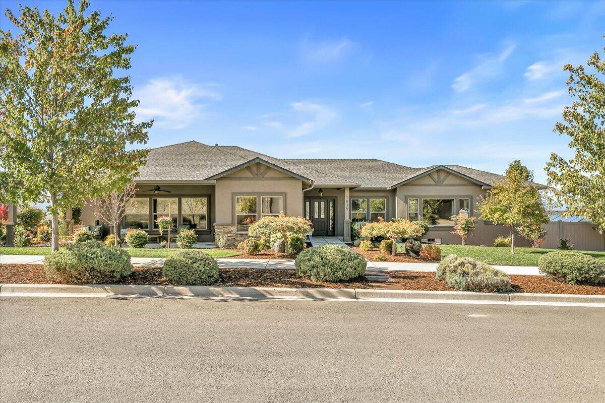 1835 Plateau Drive - Photo 1