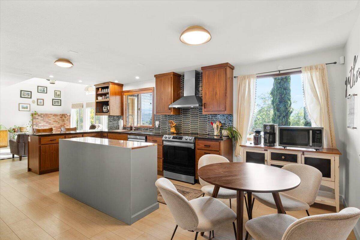 956 Beacon Drive - Photo 1