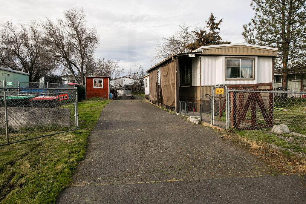 2533 Terrmont Street - Photo 1