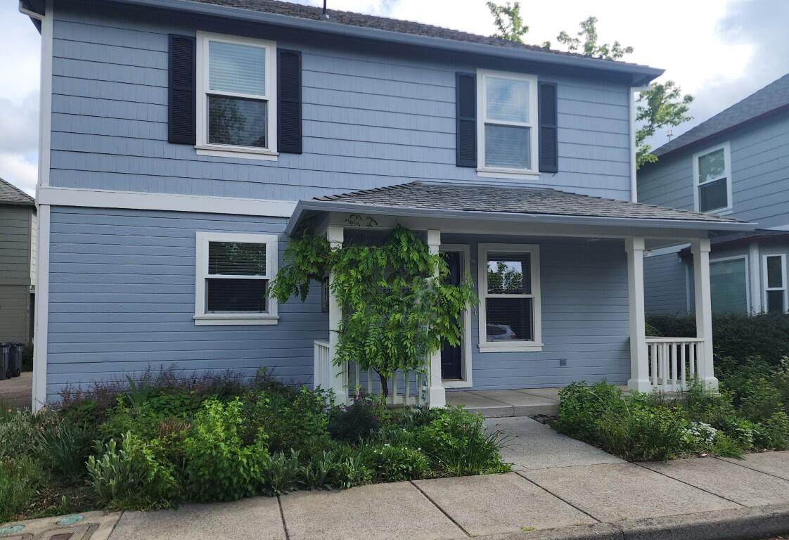 827 Blackberry Lane - Photo 1