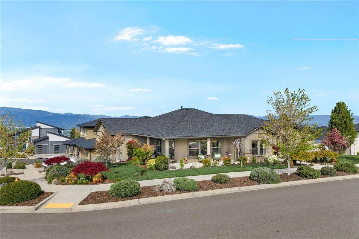 1835 Plateau Drive - Photo 1