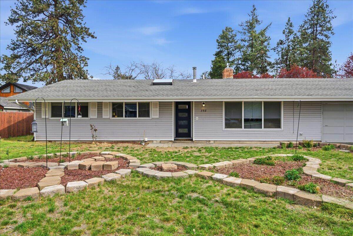 758 Quimby Avenue - Photo 1