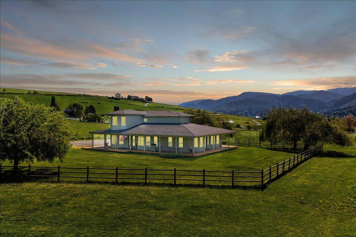 900 Butler Creek Road - Photo 1