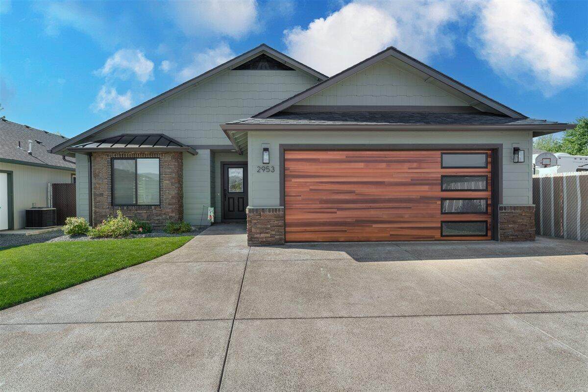 2953 Naples Drive - Photo 1