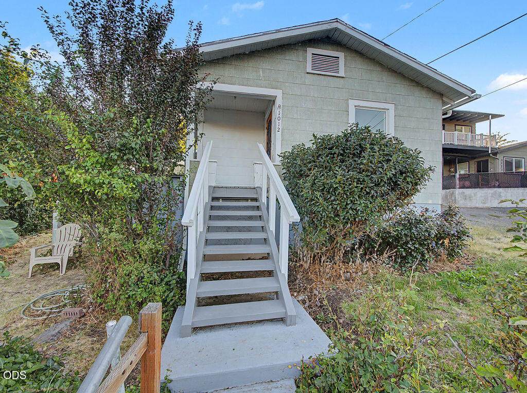 1012 8th Street - Photo 1