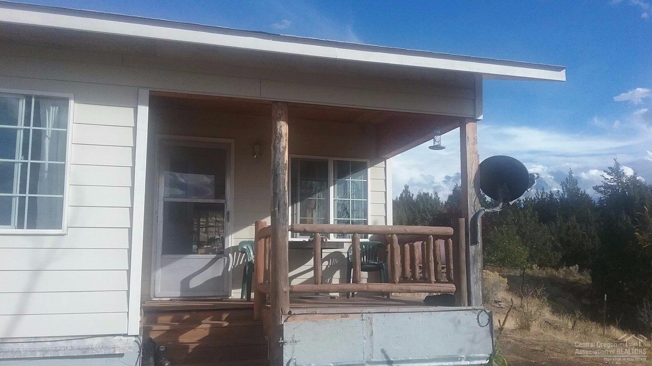 17400 SE Terrible Trail, Prineville, OR 97754 (MLS #201606787) :: Birtola Garmyn High Desert Realty