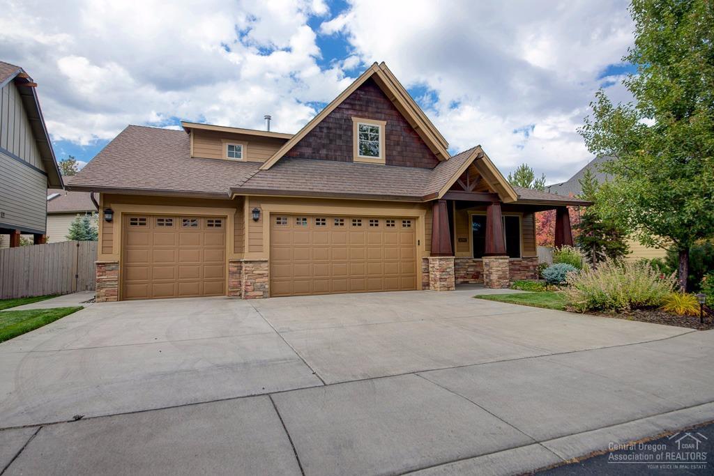 60941 Creekstone Loop, Bend, OR 97702 (MLS #201606951) :: Birtola Garmyn High Desert Realty