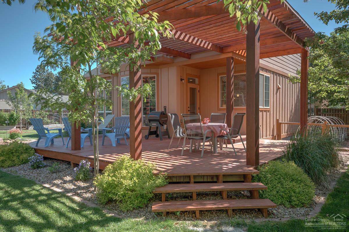 883 Briarwood Court - Photo 1