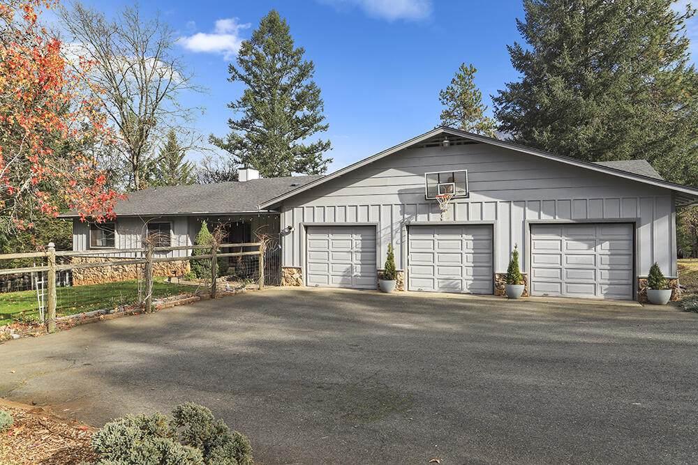 118 Devon Drive - Photo 1