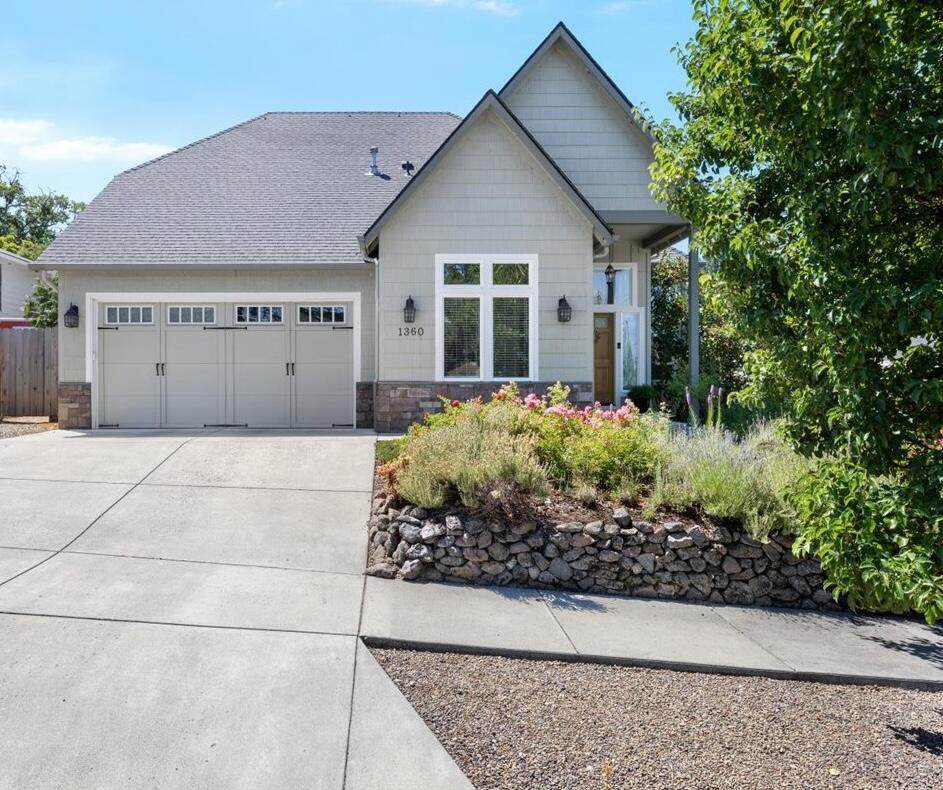 1360 Hillcourt Street - Photo 1