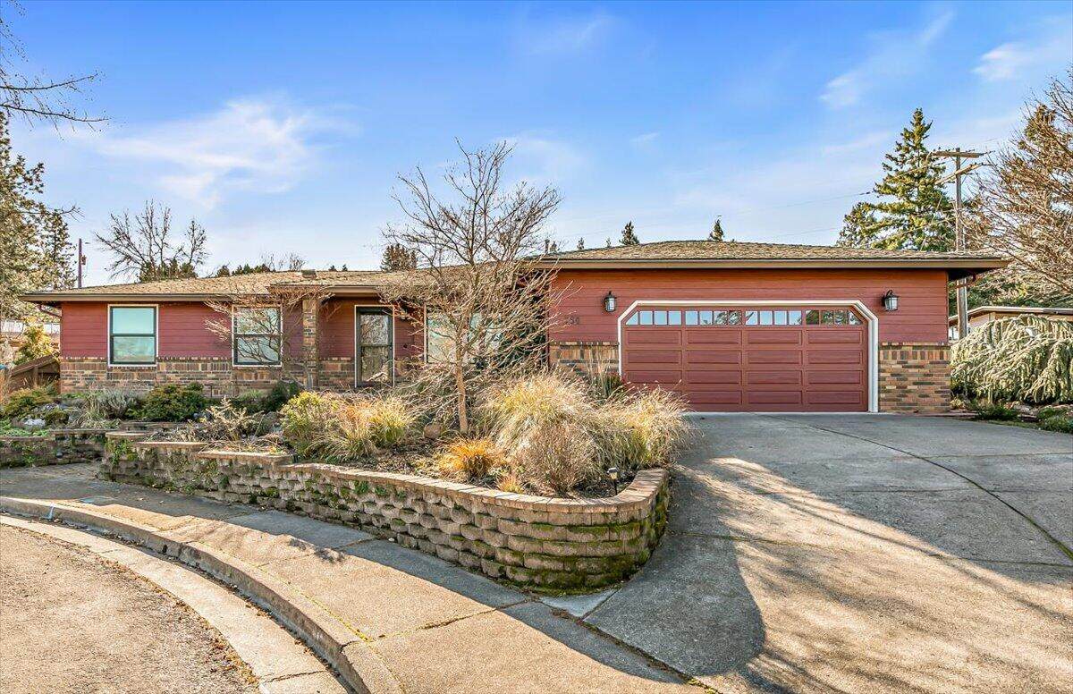 780 Oakway Circle - Photo 1