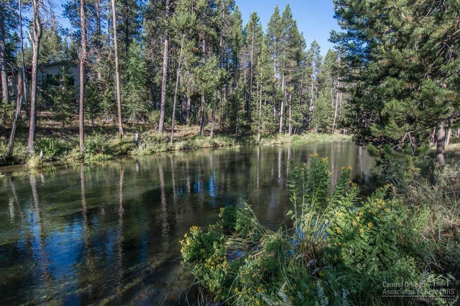 15114 Yellow Pine Loop, Bend, OR 97707 (MLS #201409027) :: Birtola Garmyn High Desert Realty