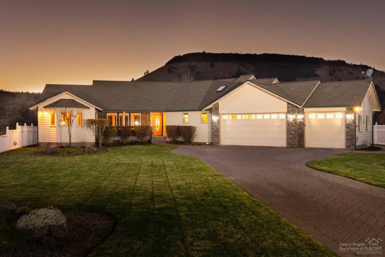 207 Meadow Lakes Drive - Photo 1
