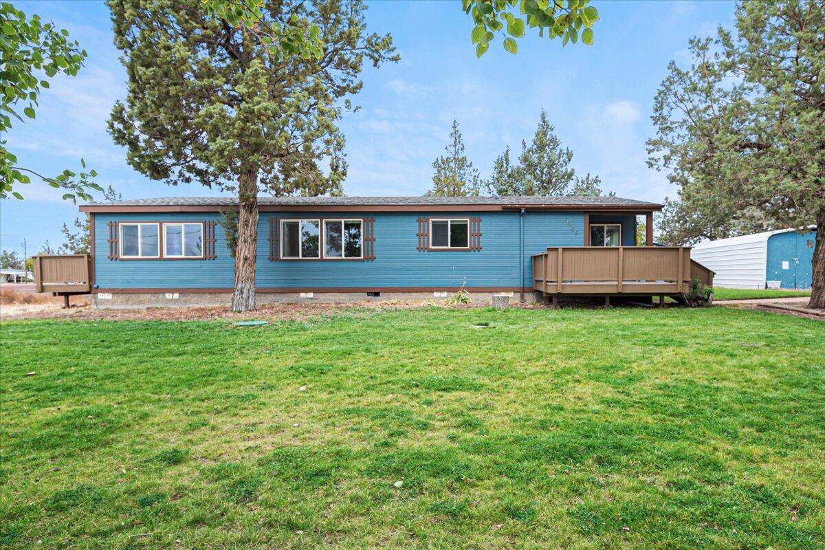 1605 F Avenue - Photo 1