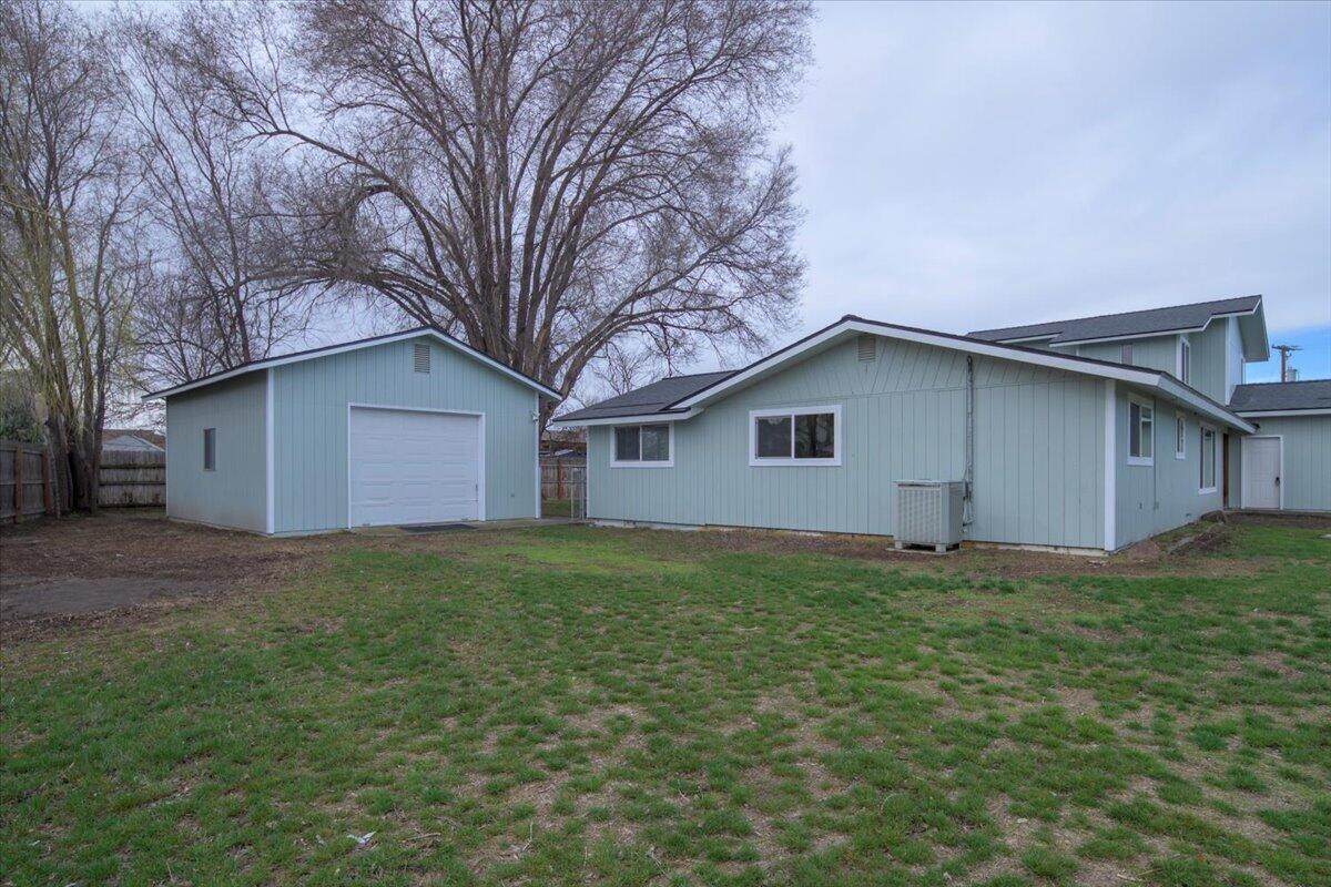 1043 Golf Course Drive - Photo 1