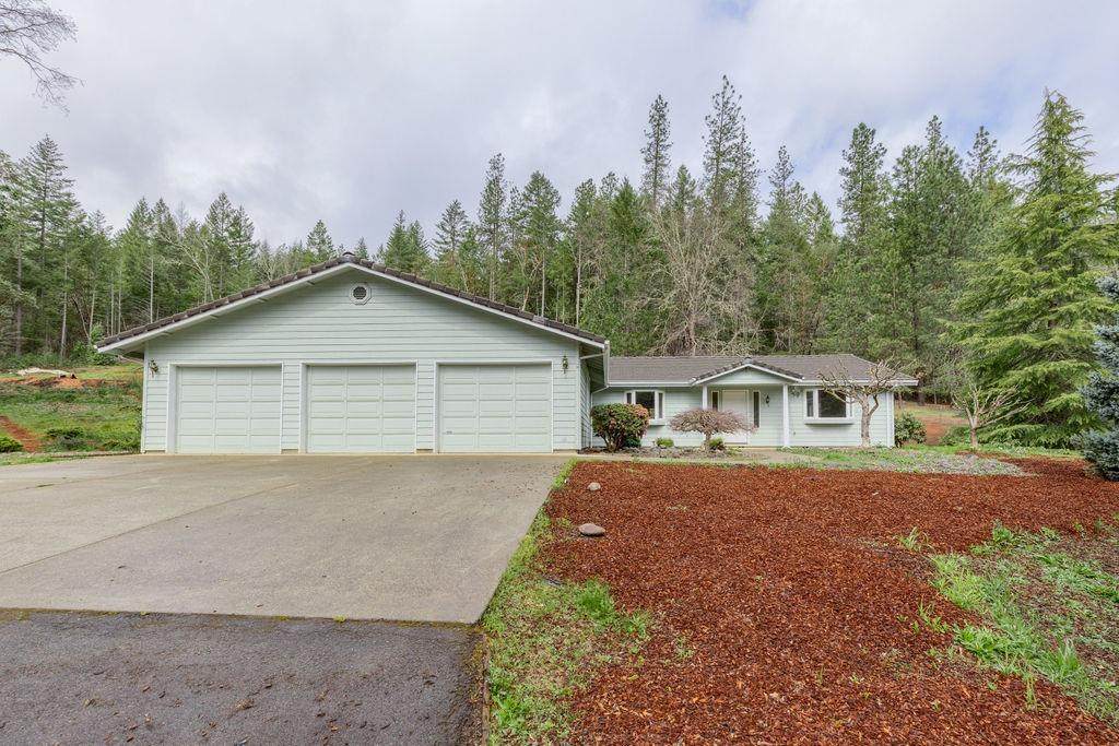 574 Pickett Creek Road - Photo 1