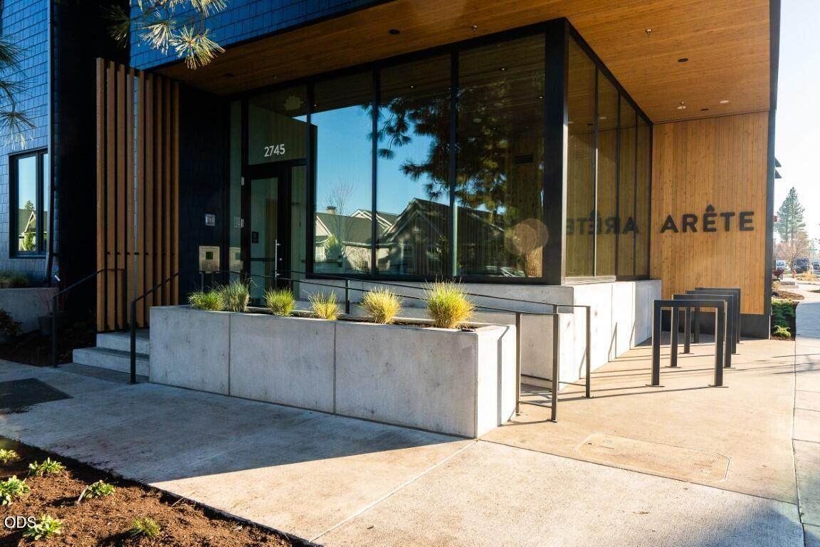 2745 Ordway Avenue - Photo 1