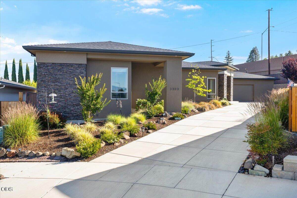 3303 Sky Way - Photo 1