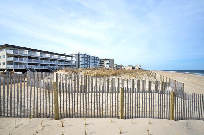 7601 Atlantic Ave - Photo 1