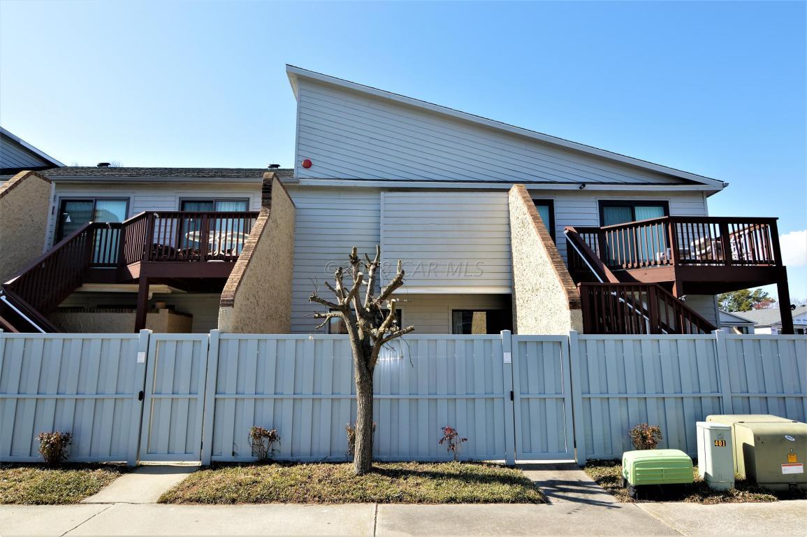 401 143rd St - Photo 1