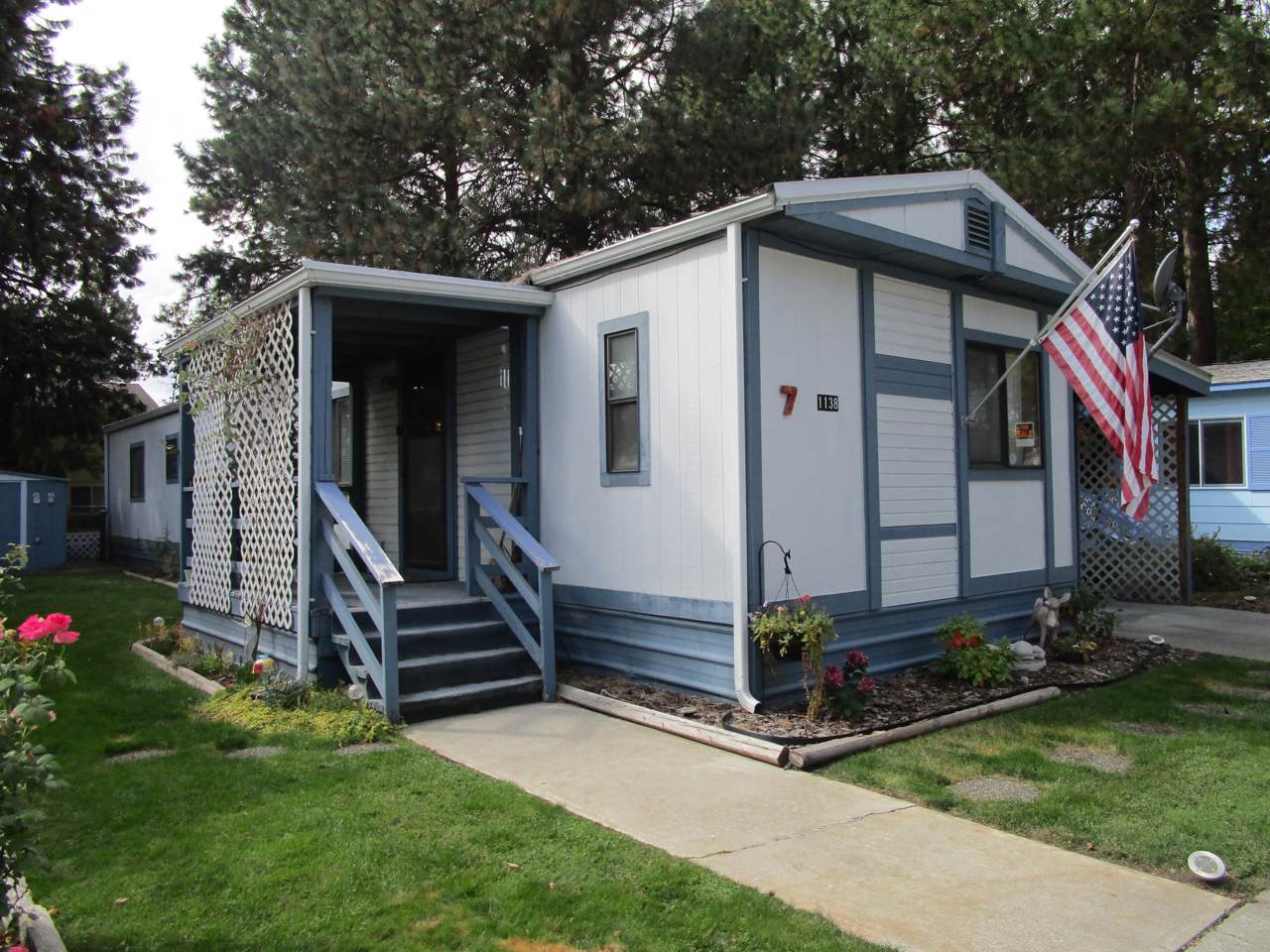 1138 Deni St - Photo 1