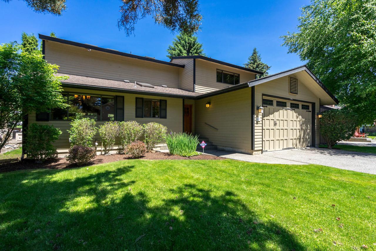 1673 Club Ln - Photo 1