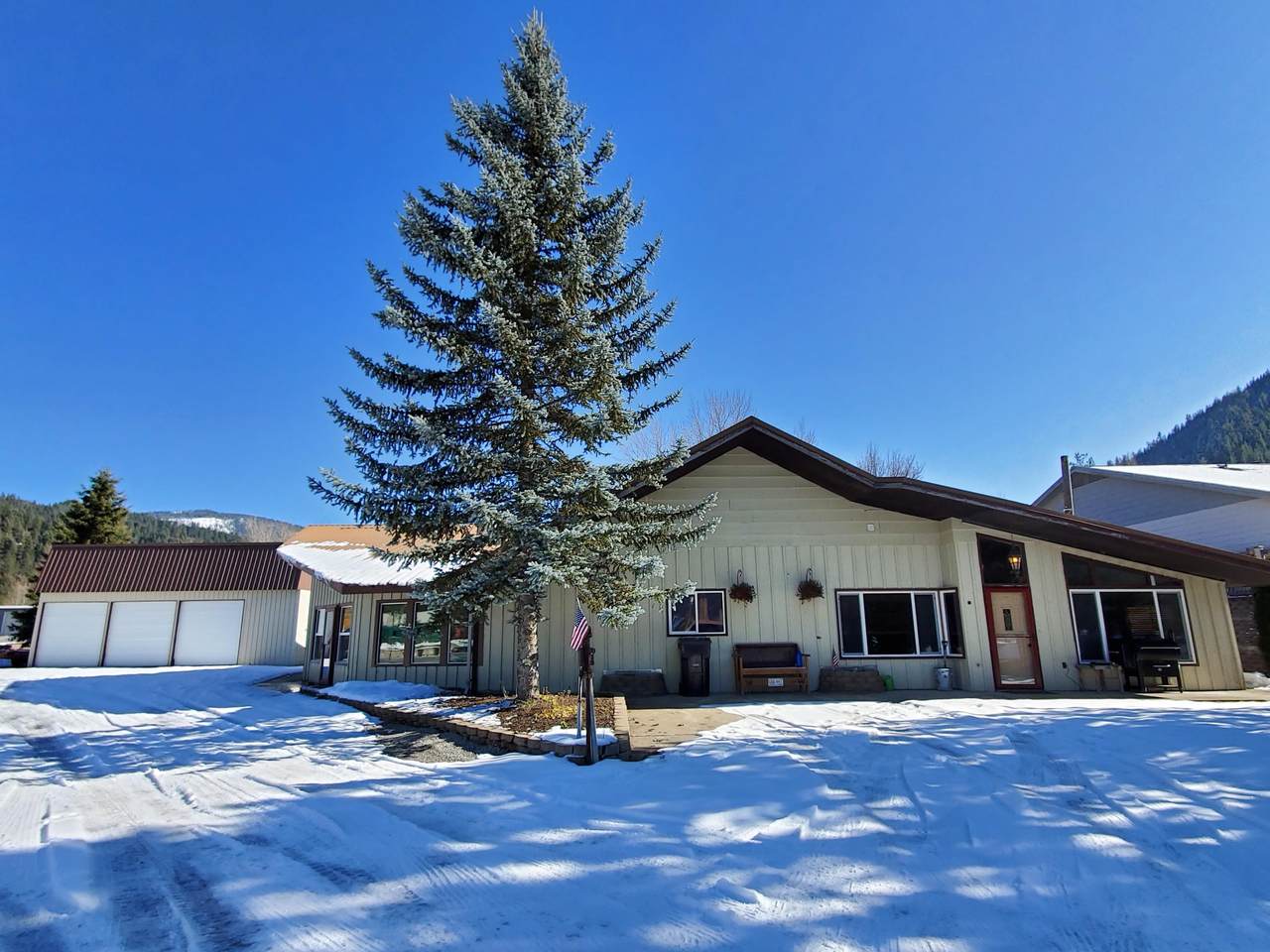 333 Mullan Ave - Photo 1
