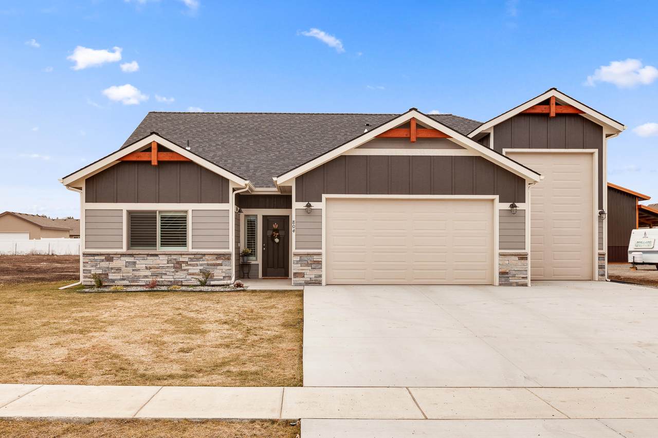 804 Ashworth Ln - Photo 1