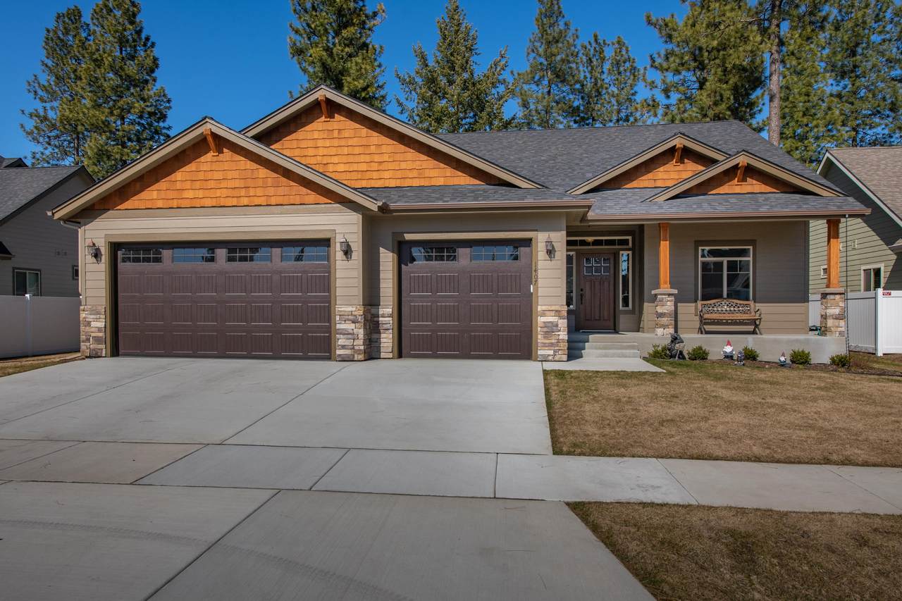 1407 Chestnut Way - Photo 1