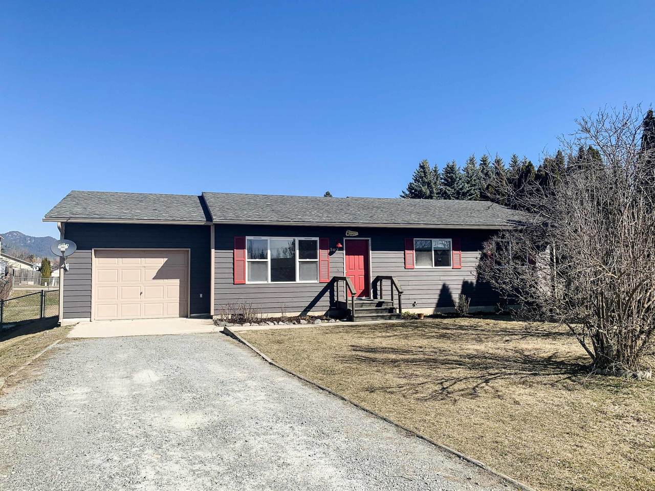 502 Loman Cir - Photo 1