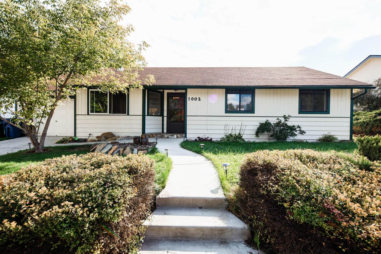 1002 Woolsey Dr - Photo 1