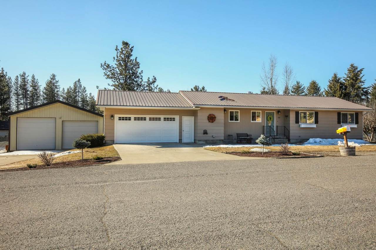 216 Circle - Photo 1