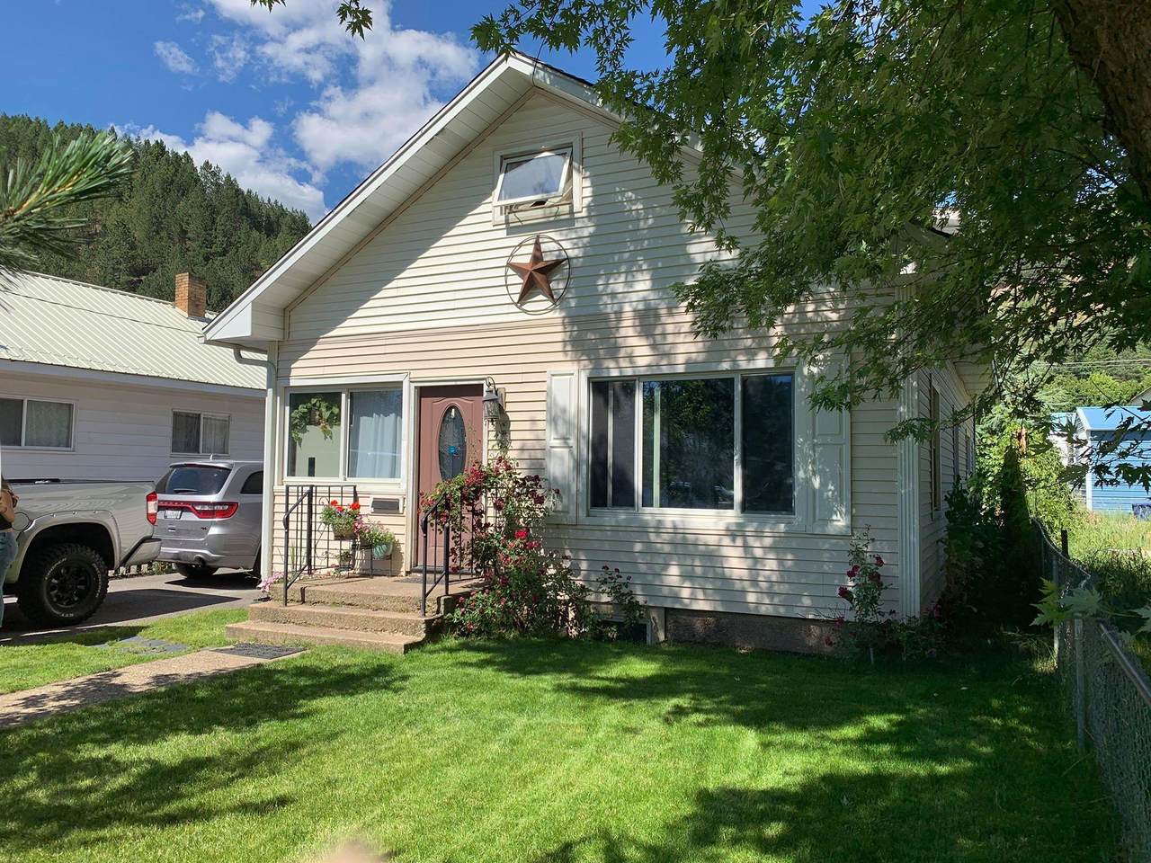 404 Mullan Ave - Photo 1