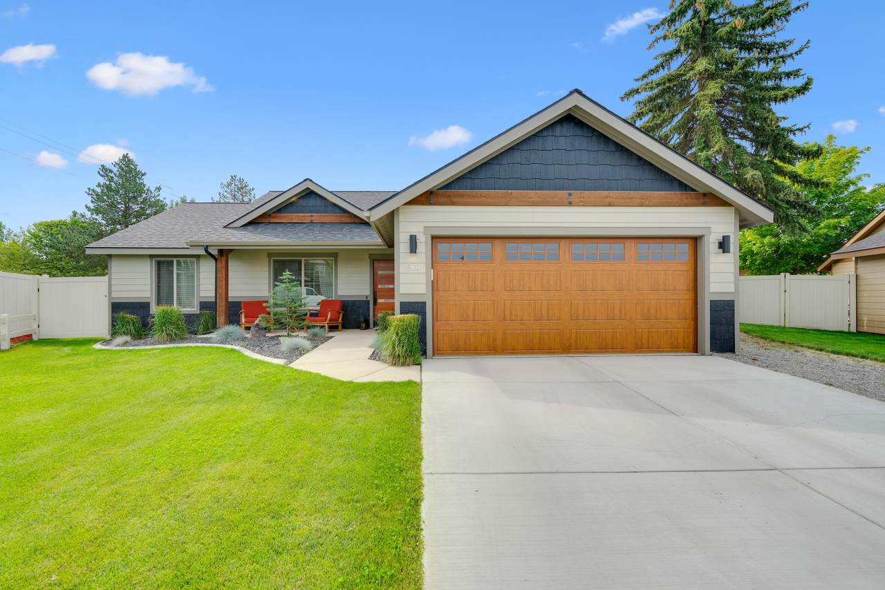 860 Cutthroat Ct - Photo 1
