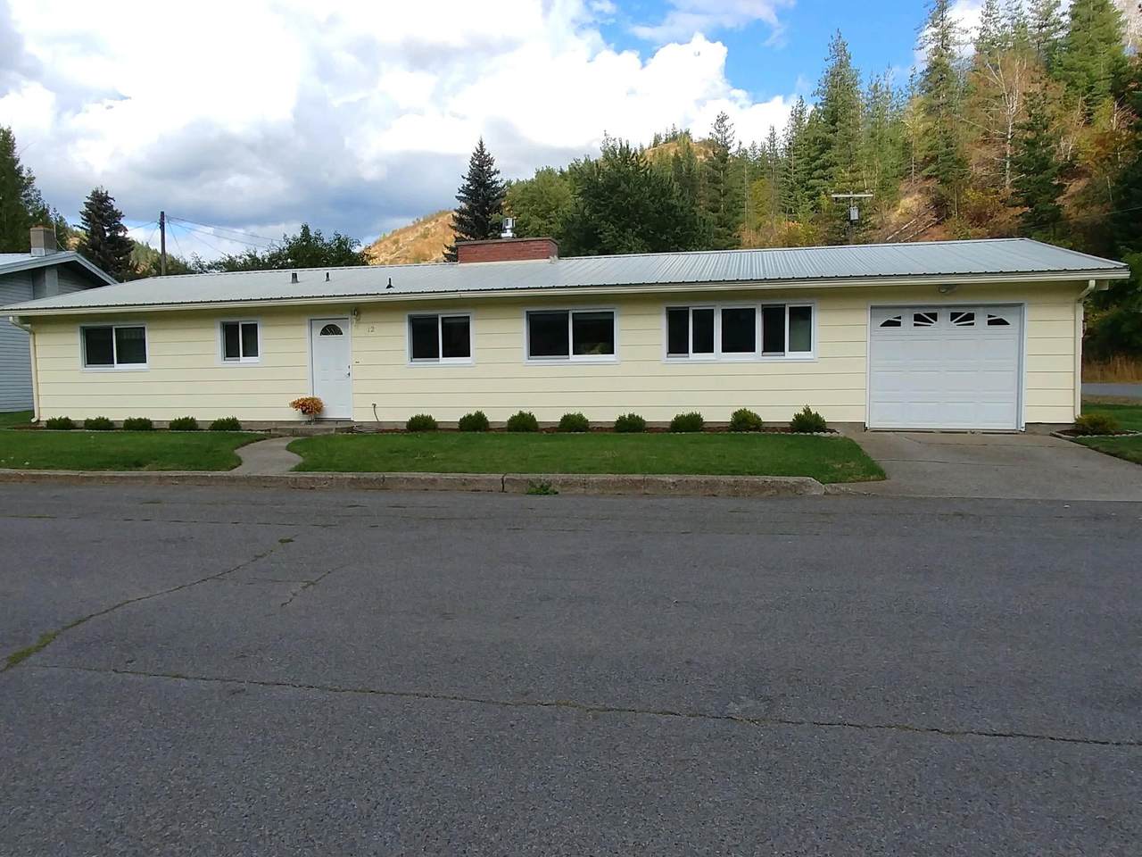 12 Ella Ave - Photo 1