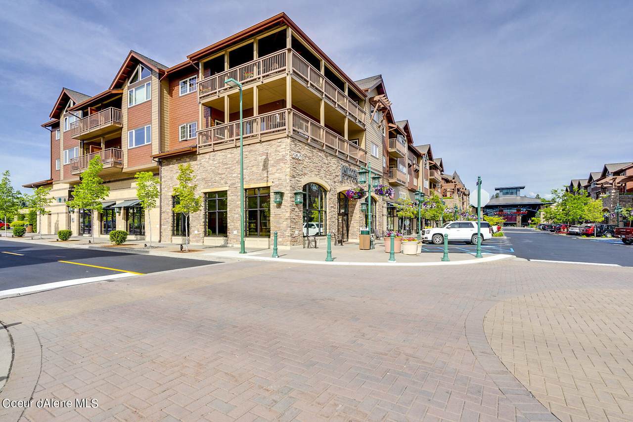 2051 Main St - Photo 1