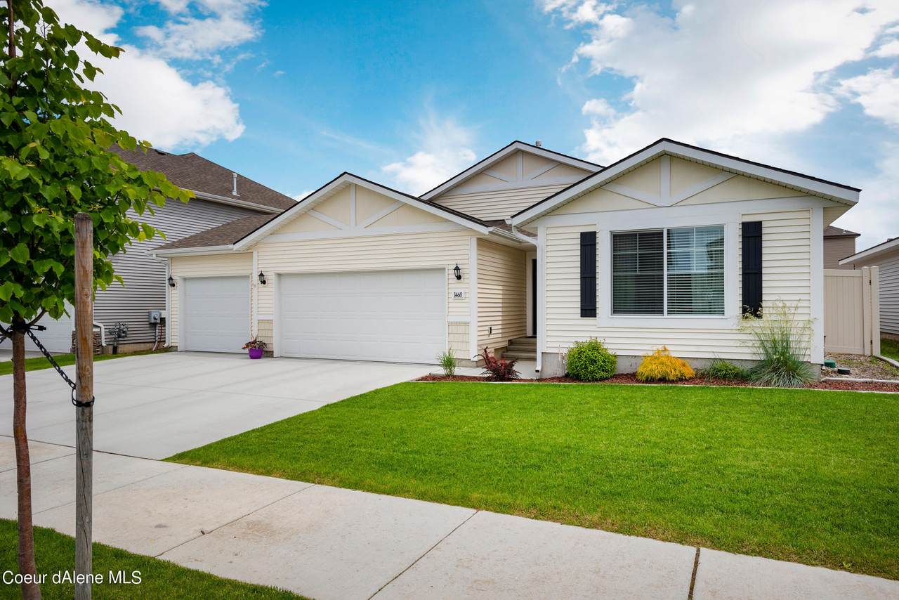 1460 Touchet Dr - Photo 1