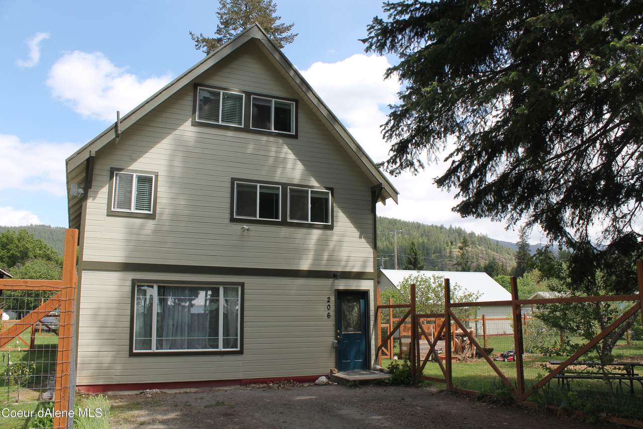 206 7th Ave - Photo 1