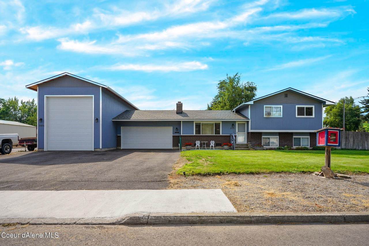 3976 Laurel Ave - Photo 1