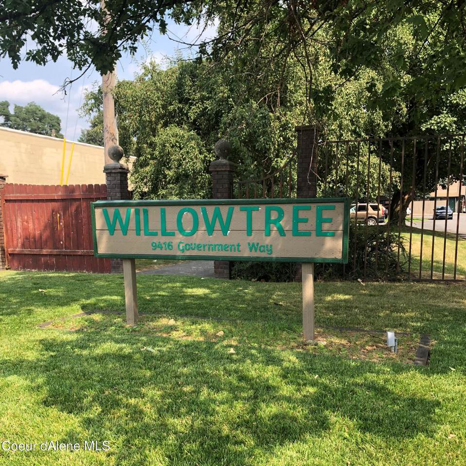 136 Willow Tree Ln - Photo 1
