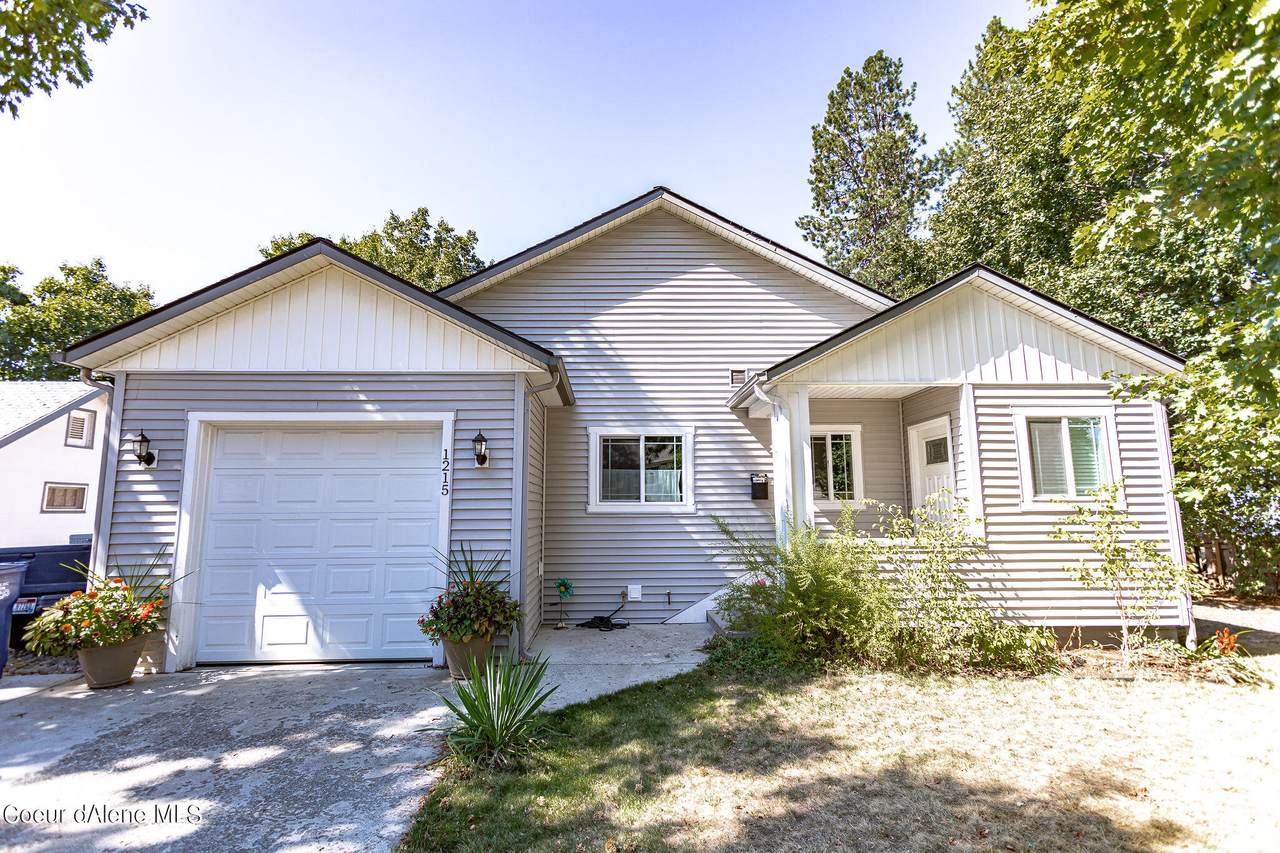1215 6TH St - Photo 1