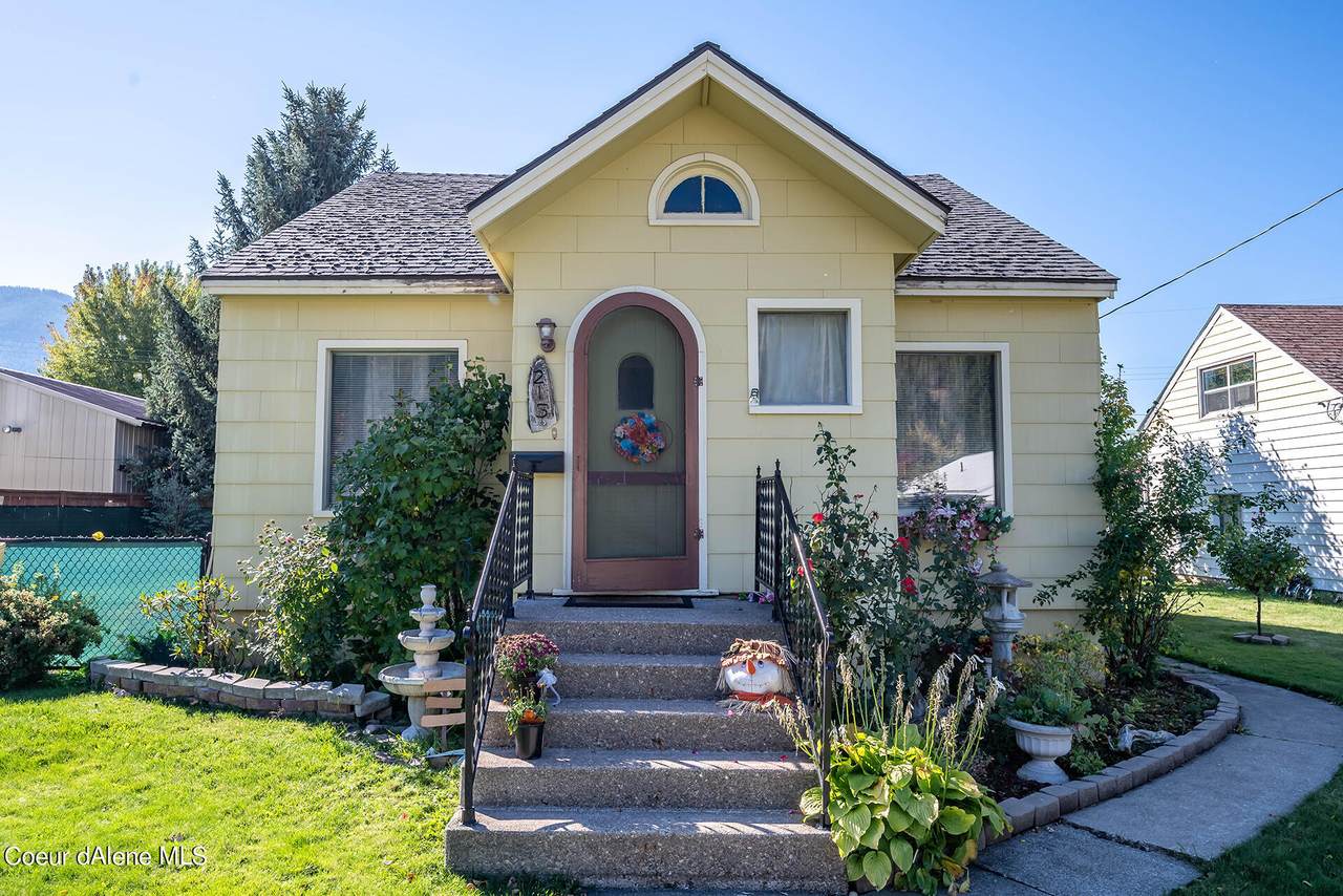 215 Mullan Ave - Photo 1