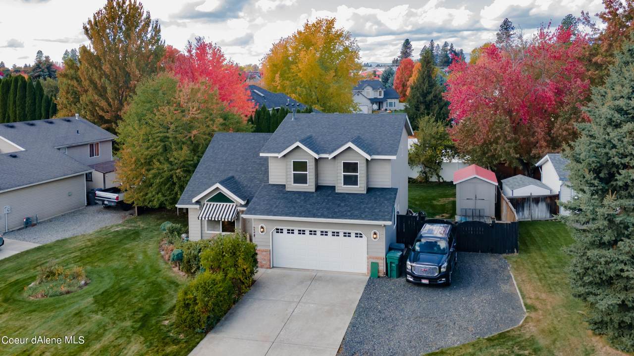 8665 Woodvine Dr - Photo 1