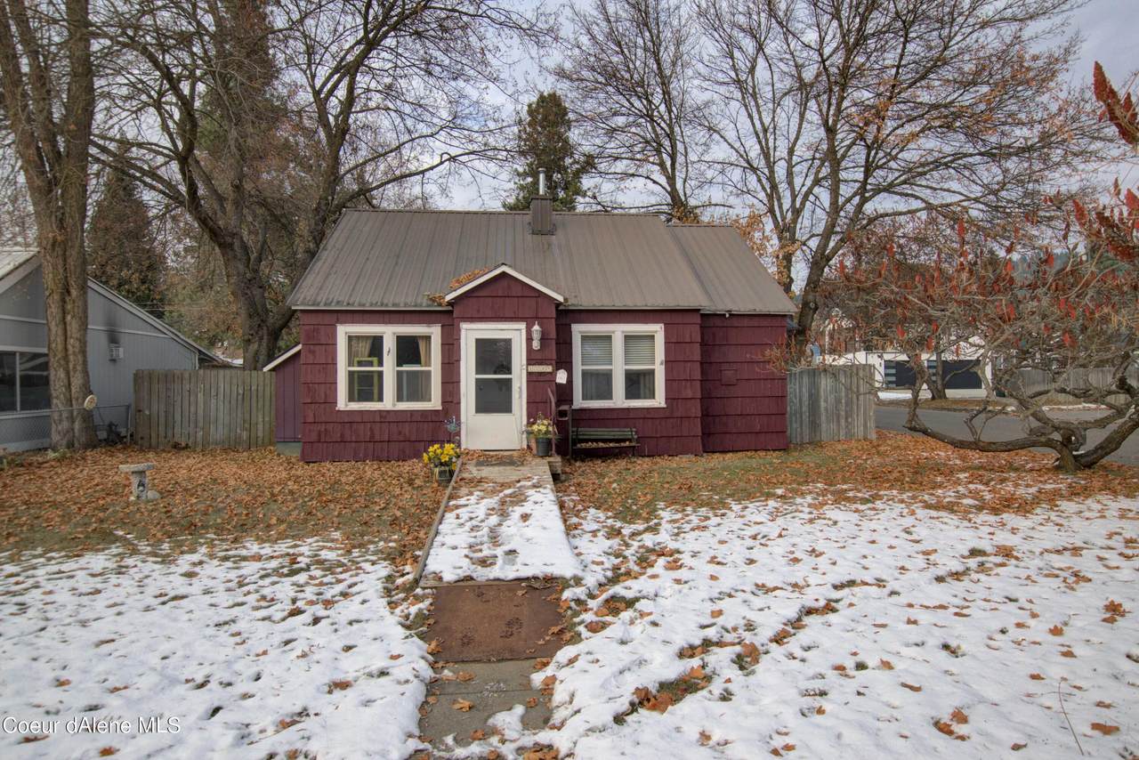 1323 Birch Ave - Photo 1